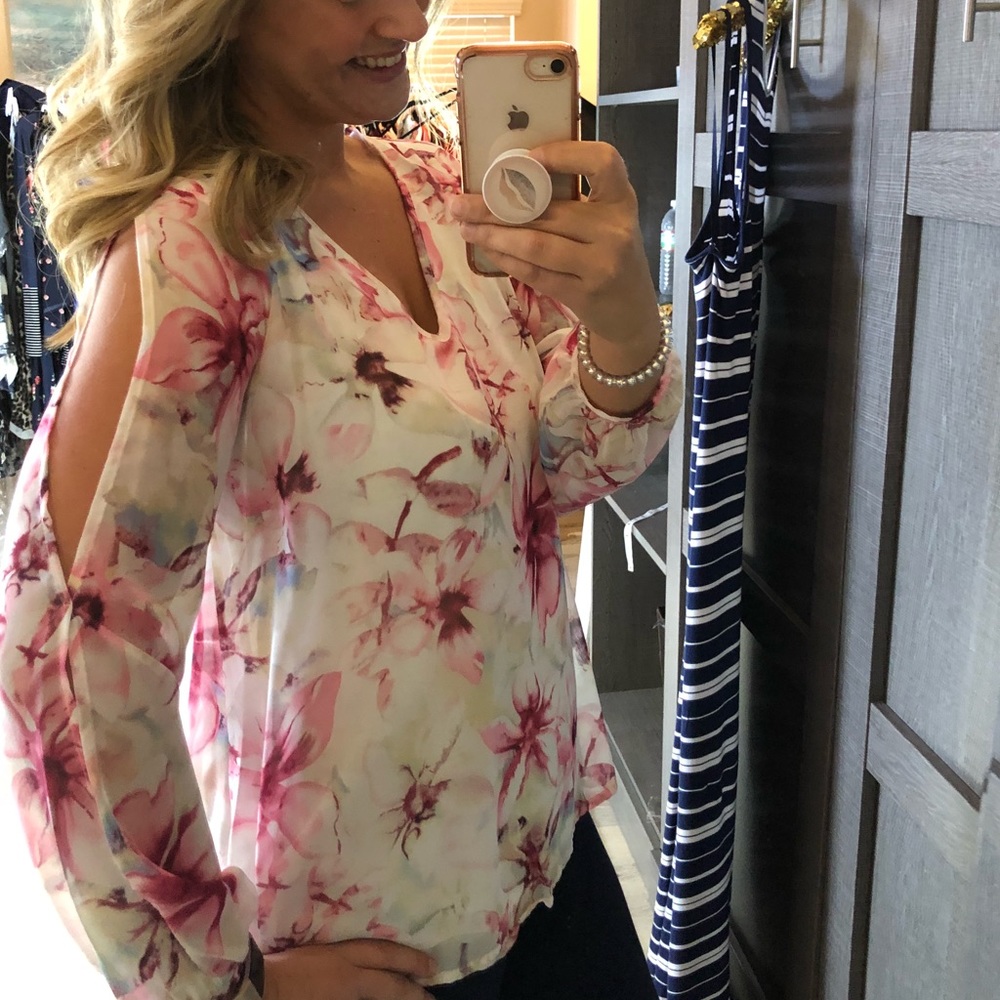 S-L Pretty in pink floral top - Picture 3 of 5